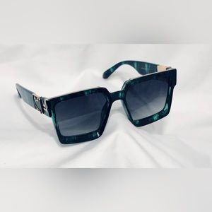 Sunglasses  Square Frame oversized green. Unisex